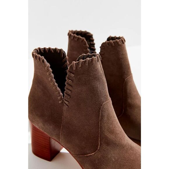 Urban Outfitters UO Sasha Whip Stitch Suede Ankle Boot Size 8M Taupe - Picture 4 of 16